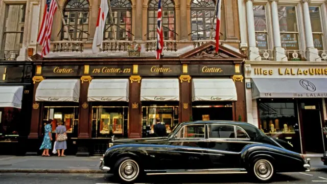 Исследование показало, что по мере того как состояние человека растет, рано или поздно наступает этап, когда уже никакое новое увеличение доходов не приносит дополнительной радости