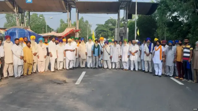 ਜੰਮੂ ਹਾਈਵੇ ਦਸੂਆ ਵਿੱਚ ਕਿਸਾਨ ਉੱਤਰ ਸੜਕਾਂ ਉੱਤੇ