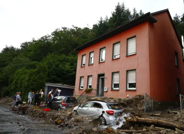 जर्मनी और बेल्जियम में बाढ़ से तबाही