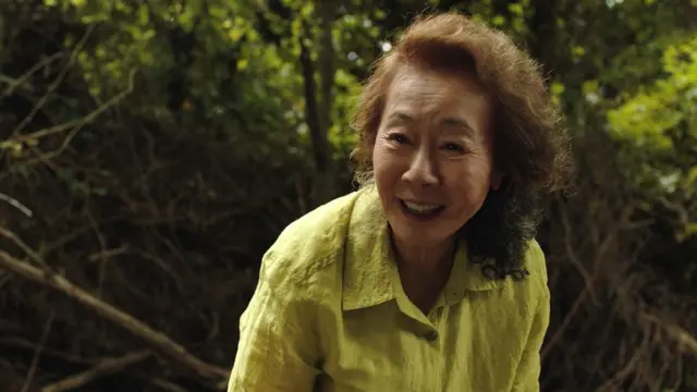 Юн Йоджон у фільмі "Мінарі" (Minari)