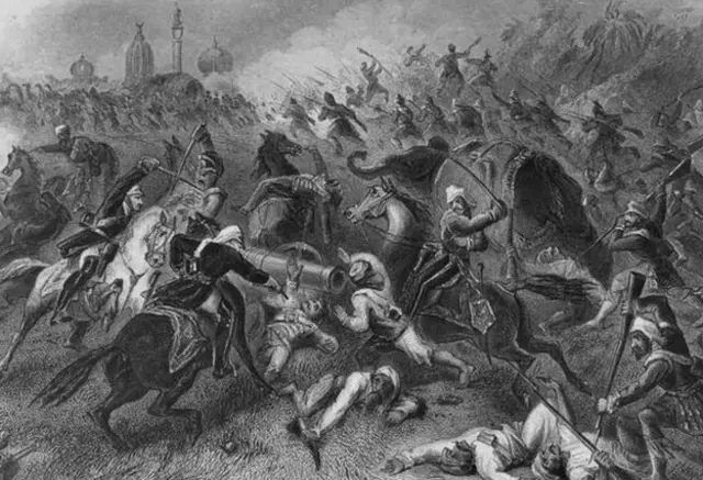 ब्रिटिश फौजांच्या गराड्यात राणीचे सैनिक