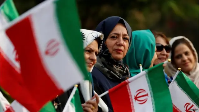 हैदराबाद हवाई अड्डे पर रूहानी का स्वागत