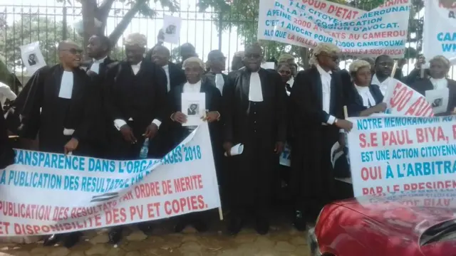 Intern lawyers go do sitting for front of Justice Ministry