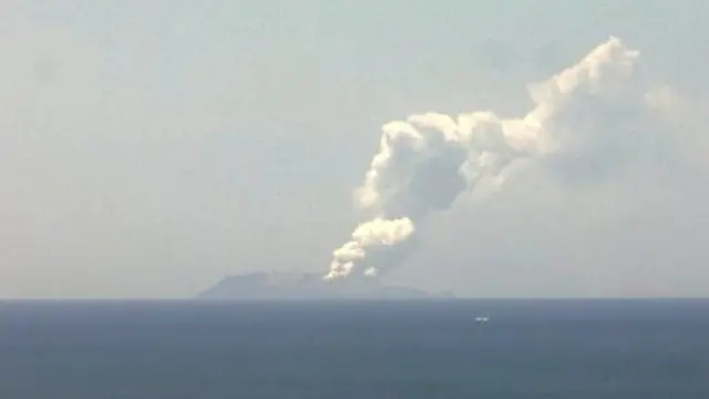 Fumaça sobre a White Island