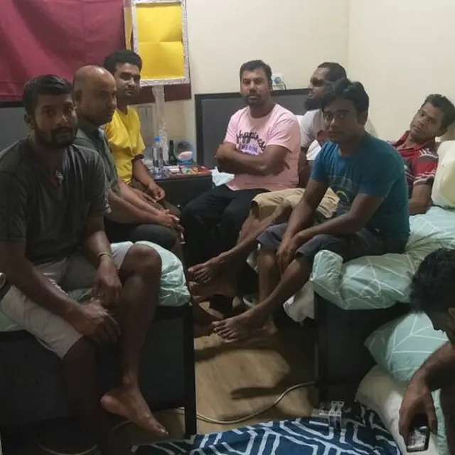 পাপুয়া নিউ গিনিতে আটক বাংলাদেশীদের একাংশ।