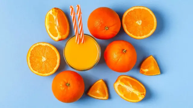 Поскольку большая часть клетчатки удалена из фруктового сока, его фруктозу можно считать одним из так называемых свободных сахаров, что, конечно, менее полезно для здоровья