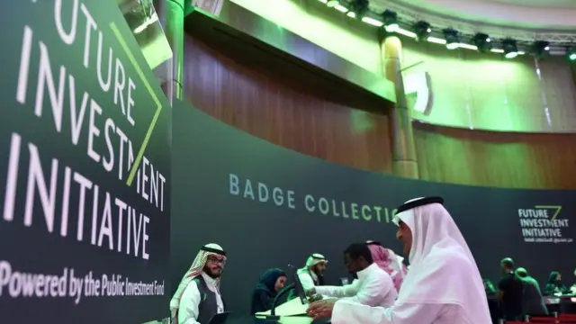 Preparativos de la conferencia Future Investment Initiative.