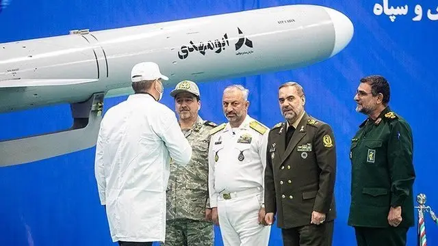 مراسم رونمایی از سامانه موشک کروز «راهبردی برد بلند دریایی ابومهدی» به نیروی دریایی ارتش و سپاه
