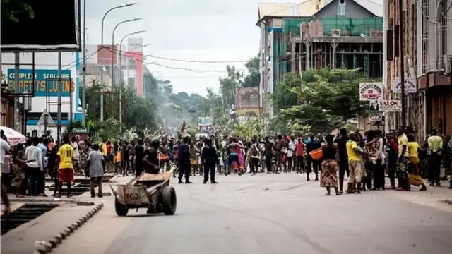 Hari abantu benshi bamaze kwicwa bari mu myiyerekano yo gusaba Kabila ngo arekure ubutegetsi