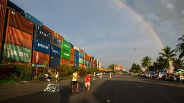 قوس قزح في السماء