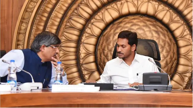 సీఎం వైఎస్ జగన్‌తో ఎల్వీ సుబ్రహ్మణ్యం