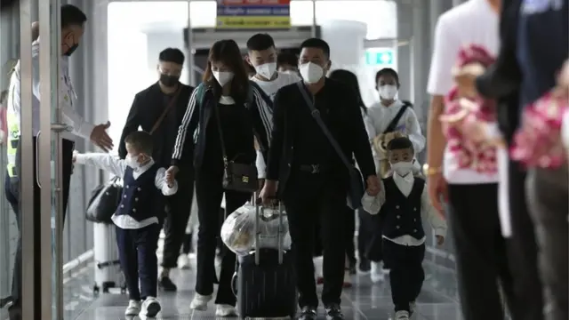 حركة السفر في مطار صيني