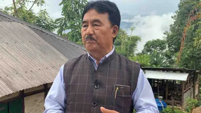 नागा होहो के प्रमुख एचके झीमोमी