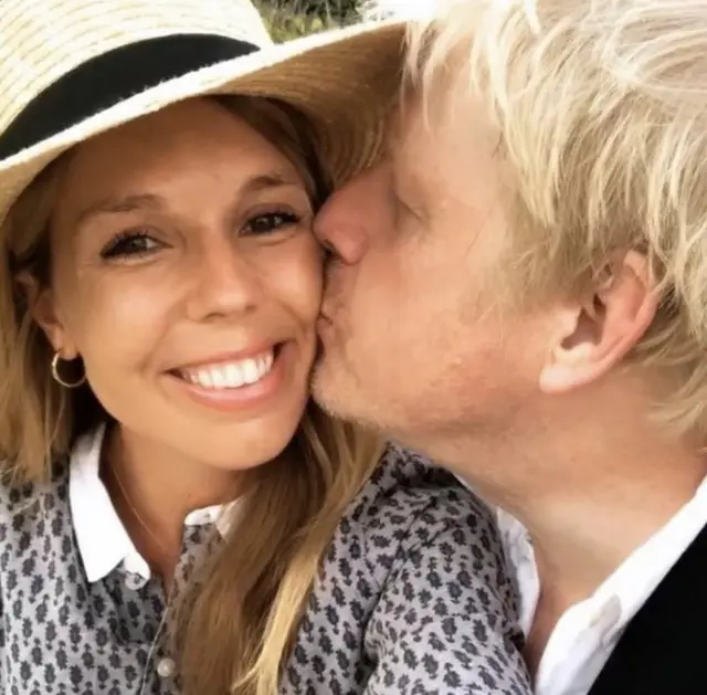 بوريس جونسون وكاري سيموندز