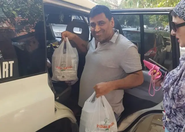 नागोर्नो-काराबाख़ से आए शरणार्थियों की कैसे मदद कर रहा है ये भारतीय परिवार