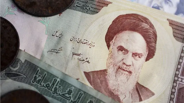 Ayaatolaah Komaanii nama jabaa Warraaqsa Iraan duuba turanidha