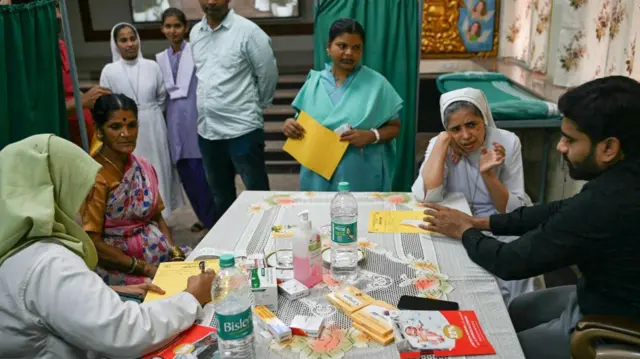 भारत में मेडिकल कैंप की तस्वीर 