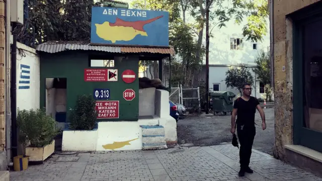 Garita militar en una calle de Nicosia, en Chipre.
