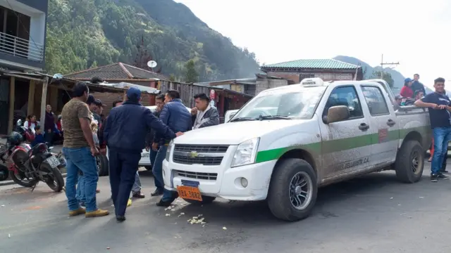 Transportistas en zona rural de Ecuador
