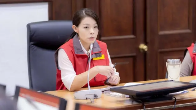 高虹安主持市政府防範颱風會議(台灣新竹市政府發放圖片25/7/2023)