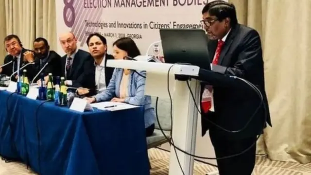 নির্বাচন কমিশনের একটি অনুষ্ঠানে নির্বাচন কমিশনার মাহবুব তালুকদার