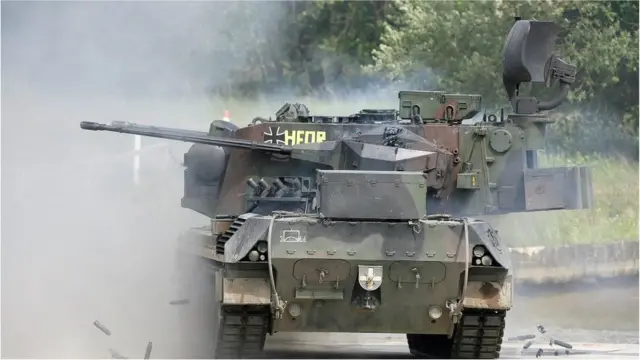 德国改变政策并宣布将向乌克兰运送50辆防空坦克