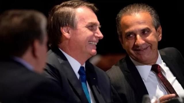 Jair Bolsonaro ao ladojogar pachinko 3 casino online do brasilSilas Malafaia, líder da igreja neopentecostal Assembleiajogar pachinko 3 casino online do brasilDeus Vitóriajogar pachinko 3 casino online do brasilCristo