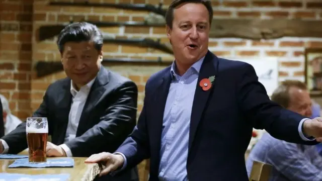 બ્રિટનના ભૂતપૂર્વ વડાપ્રધાન ડેવિડ કેમરોન અને ચીનના રાષ્ટ્રપતિ શી જિનપિંગ