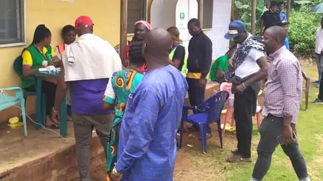 Awọn eeyan to n dibo