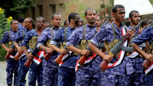 قوات تابعة للجان المقاومة الشعبية اليمنية الموالية للحكومة المدعومة من السعودية