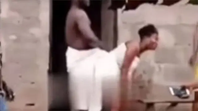 Awọn ololufẹ meji ti wọn ha sinu ara wọn