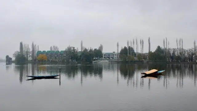 આ સ્થળ પર કાશ્મીરી રાજનેતાઓને કેદમાં રાખવામાં આવ્યા છે.