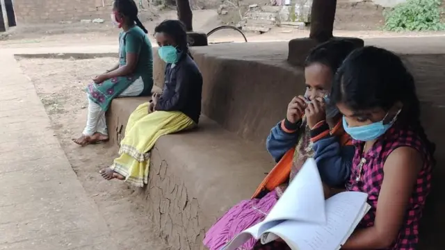 பள்ளி மாணவர்கள்