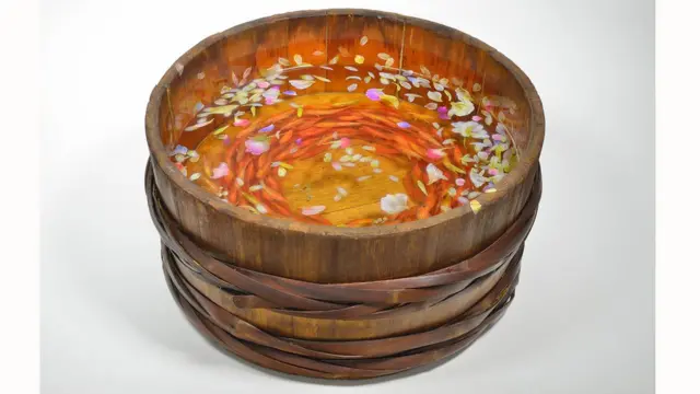 Riusuke Fukahori, Hanaoke (detail), 2018