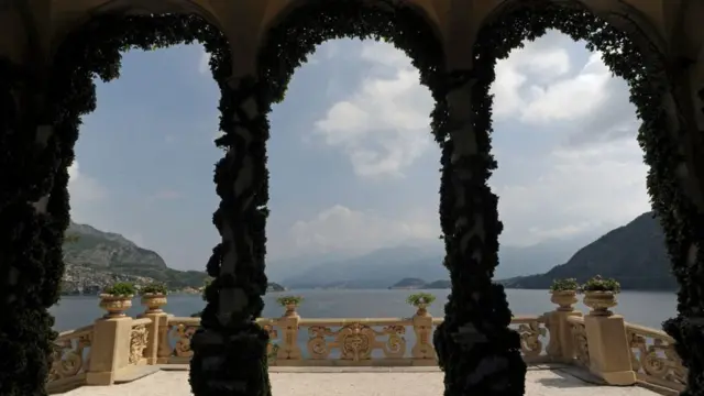 મનમોહક જળમહેલ