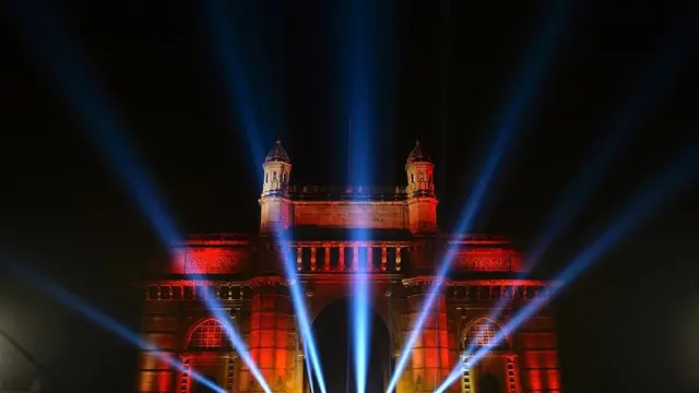 आदित्य ठाकरे, नाईटलाईफ, 24 तास, मुंबई