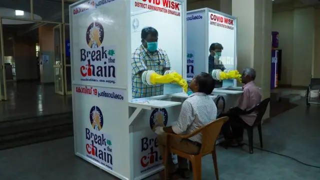 কেরালায় যেভাবে করোনা মহামারি নিয়ন্ত্রণ করা হচ্ছে, তা ভারতে তো বটেই, বিদেশেও আলোচিত হচ্ছে।