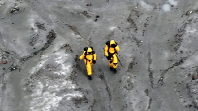 Rescuers on White Island