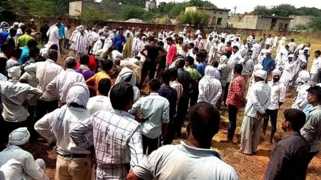 "சொந்த கிராமத்தில் தொழுகை செய்வதற்கு தடை" - குற்றஞ்சாட்டும் முஸ்லீம்கள்