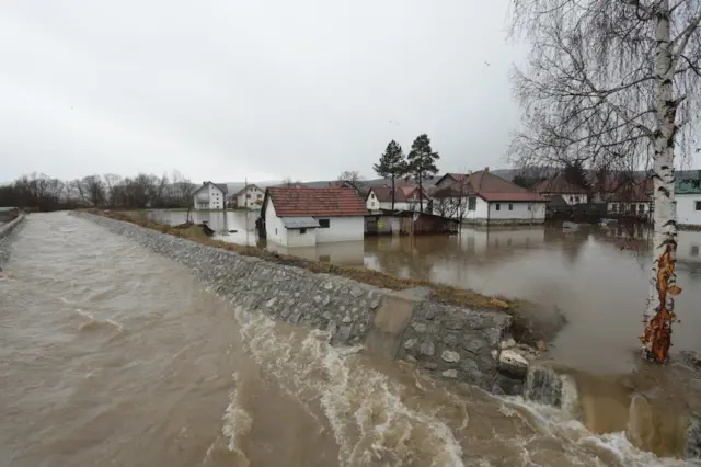Поплаве Сјеница