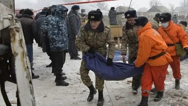 Дача-суу қишлоғи нобуд бўлган болакайнинг жасади олиб чиқилмоқда.