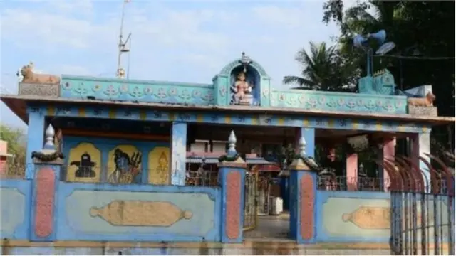 ప్రసాదంలో విషం కలిపాడు