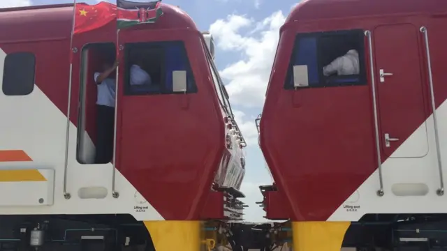 Ujenzi wa mradi huo wa barabara mpya ya reli utakamilishwa miezi 18 mapema kabla ya muda uliopangwa.