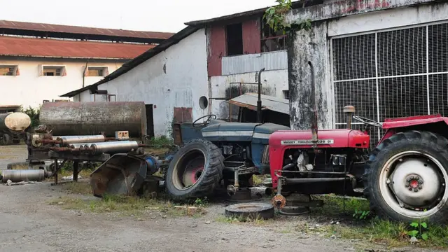 পশ্চিমবঙ্গে গত তিন দশকে বহু কলকারখানাই বন্ধ হয়ে গেছে