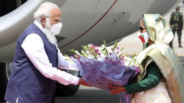 প্রধানমন্ত্রী নরেন্দ্র মোদী ও প্রধানমন্ত্রী শেখ হাসিনা। ঢাকা, ২৬ মার্চ ২০২১