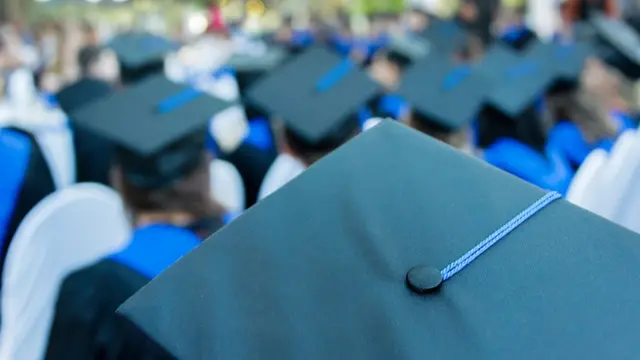 Acto de graduación universitaria