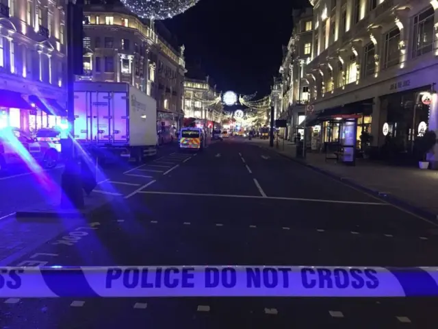 перекрытая улица