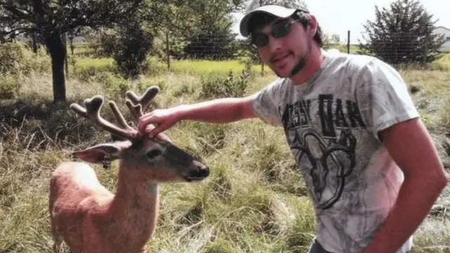 Hivi ndio alivyokuwa mumewe Lily marehemu Caren Ross