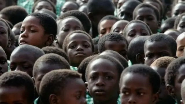 Idadi ya watu Afrika ni jengine ambalo huenda limesaidia kwa kutokuwa na idadi kubwa ya waliokufa katika eneo hilo: