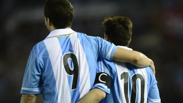 Higuaín y Messi
